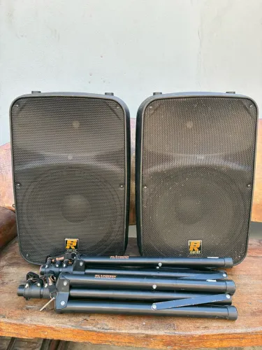 Kit 2 caixas Staner SR315A + pedestais