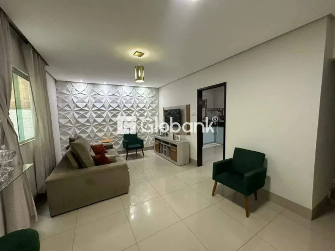 Casa à venda em Santa Rita II com 93m², 3 Quarto(s), 1 Suíte(s) e 1 Vaga(s).