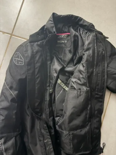 Jaqueta feminina moto X11 nova. iron 3, valor 1000 reais
