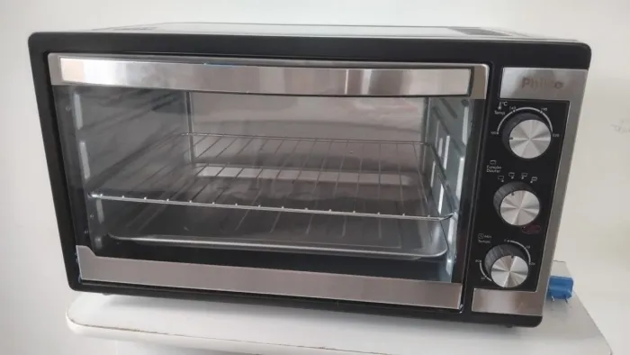 BAIXOU!!! PRA VENDER RÁPIDO.Forno Elétrico 50L Philco PFE52P Dupla resistência 220V