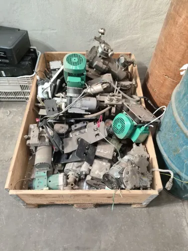 Motores elétricos e bomba pneumática 