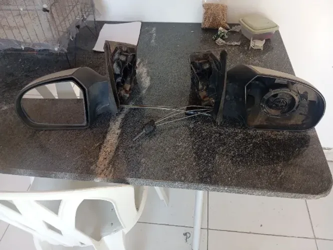 Vendo retrovisor do fiesta sedan 2005