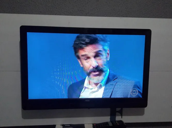 vendo ótimo tv AOC 32 sem defeitos