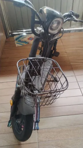 Bicicleta elétrica está perfeita condição só não está carregando
