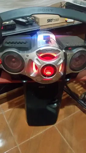 RÁDIO GRAVADOR, SONY,XPLOD,CONTROLE, TOCA FITA,CD,ENTRADA USB.SHOU DE BOLA SB P2, RELIQUA