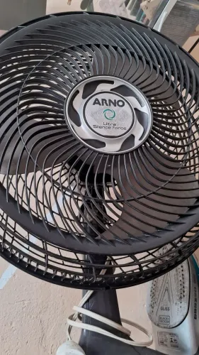 Vendo esse ventilador /comprei um de parede 