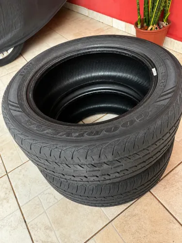 2 pneus Goodyear