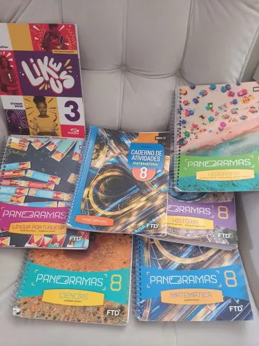 Livros Didáticos Panoramas 8* ano