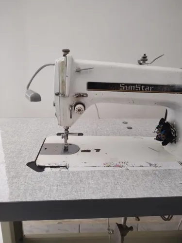 Máquina de Costura Industrial Reta SunStar KM-123A Completa
