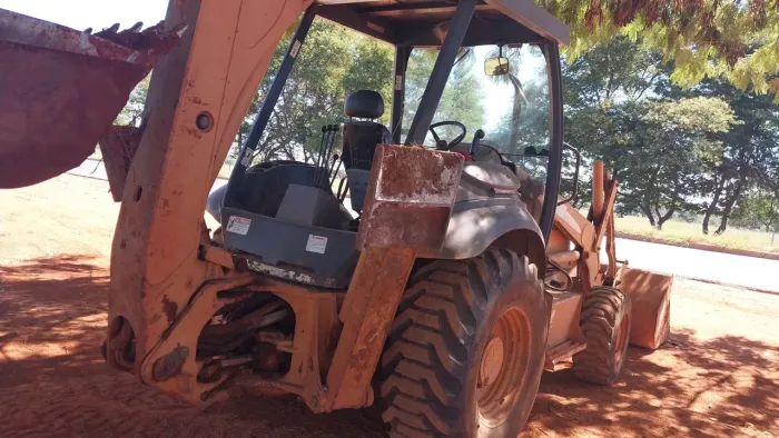 Retroescavadeira 580m 4x4