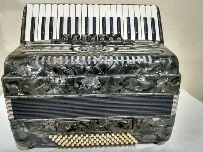 Acordeon Stradella 80 Elétrica