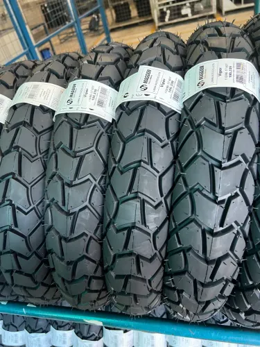 Pneu traseiro de crosser , Bros e Xre 190 cilindradas 