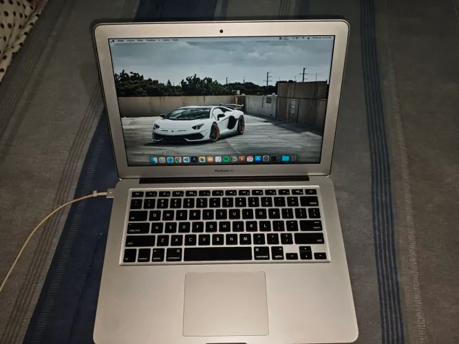 MacBook Air 13" 2017 i5 / 8 GB / SSD 128 GB