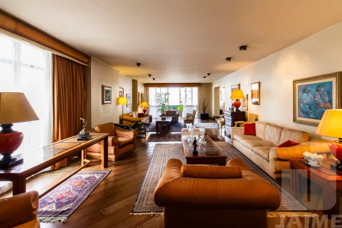APARTAMENTO 4 DORMITORIOS SENDO 4 SUITES 5 BANHEIROS SALA 3 AMBIENTES 4 VAGAS.
