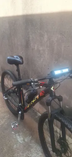 Vendo Bicicleta First aro 29 Câmbio Shimano e freio a disco hidráulico.