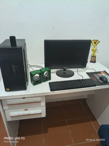 Troco computador por celular ou tablet.