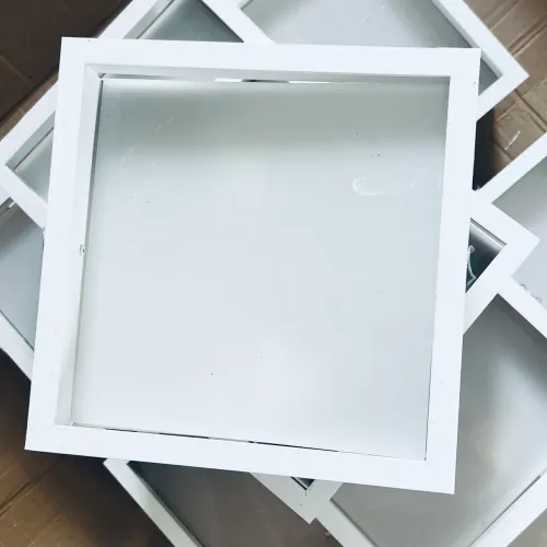 Plafon de embutir com lâmpadas 22x22