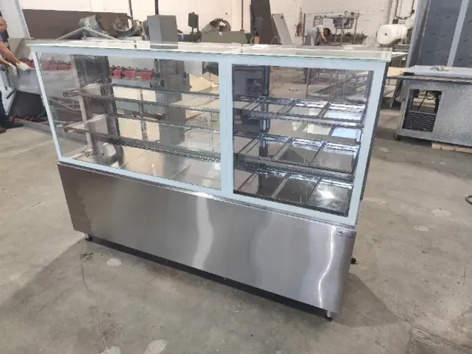 Vitrine refrigerada de balcão em inox, medidas 120×60×125 cm