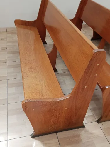 Bancos de Igreja de Madeira de Angelim