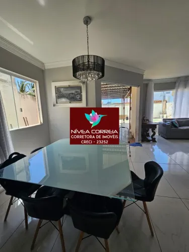 Vende-se casa duplex com 4/4 sendo uma suíte no condomínio Arembepe Aquaville.
