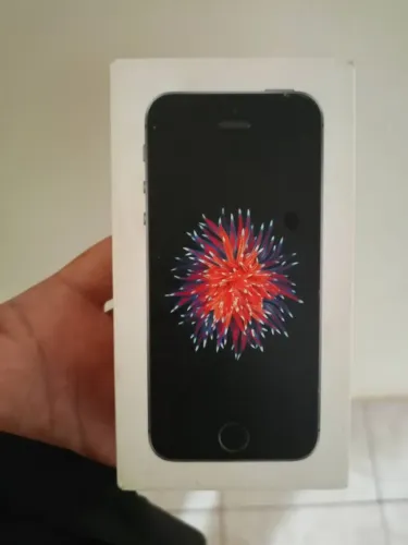 Caixa iPhone SE 64gb