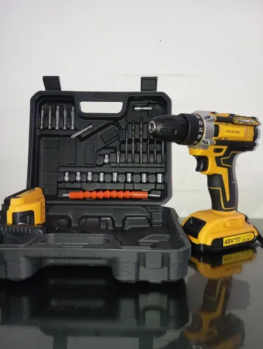 Furadeira e Parafusadeira Kit Completo com Maleta
