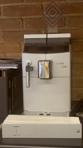 Cafeteira Automática C/ Moedor Italiana Philips Saeco Lirika Prateado 220v (Usado)