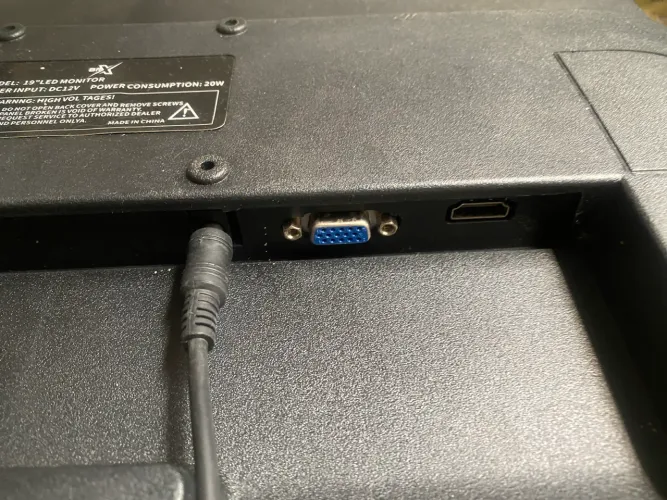 MONITOR SEMI NOVO 1 mês de uso 