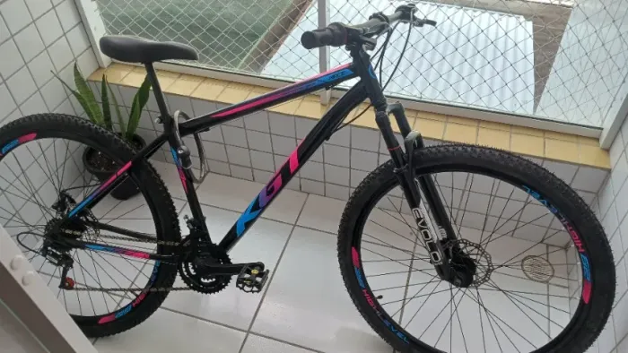 Bicicleta em aço carbono aro 29, 21 velocidades, novíssima com cadeado