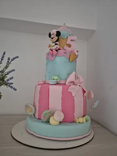 Bolo fake da Minnie.