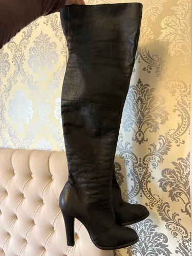 bota lindíssima de couro legítimo