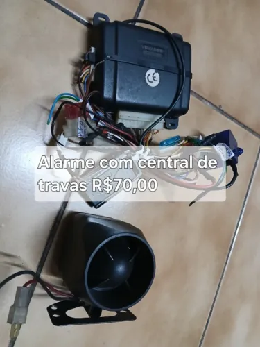 Alarme completo usado com controle de travas
