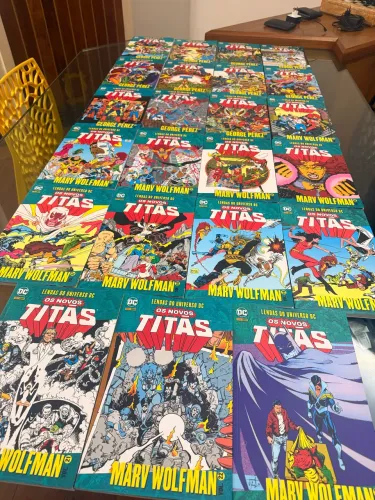 HQs - Lendas do Universo DC - Os Novos Titãs 01 ao 23 (Coleção Completa com Box)