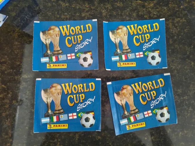 Figurinhas Panini World Cup story 4 pacotes Pelé 