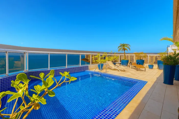 Cobertura com vista para o mar para LOCAÇÃO ANUAL na Astúrias no Guarujá | QVista Inteligê