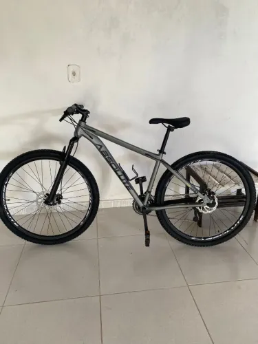 VENDO BICICLETA ARO 29 ACOMPANHA NOTA FISCAL APENAS 1 ano de uso