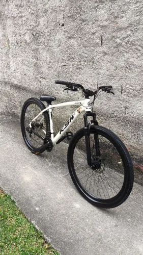 Bicicleta aro 29 KSW XLT 100, tamanho 19