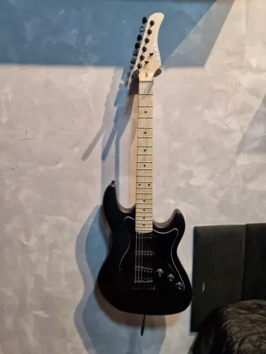 Guitarra Strinberg