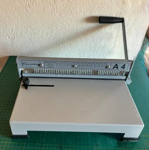 Encadernadora Excentrix A4