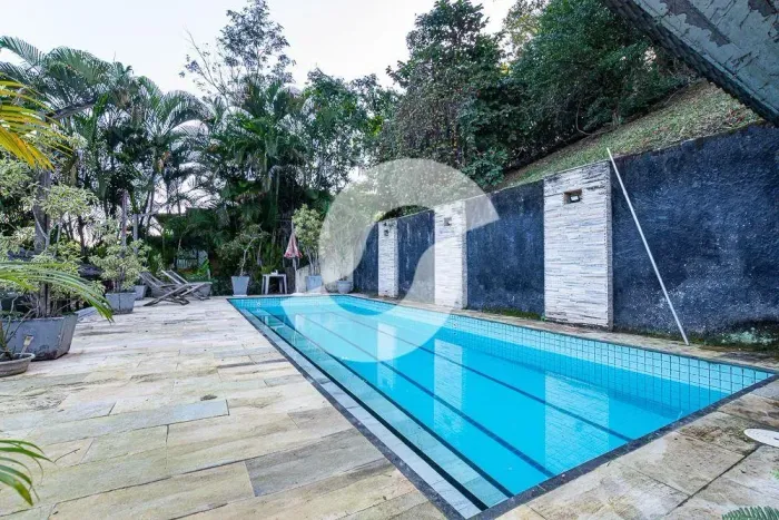 Casa de 363 m² na Jornalista Newton Braga Mello - Itaipu - Niterói - RJ, à venda por R$ 1.