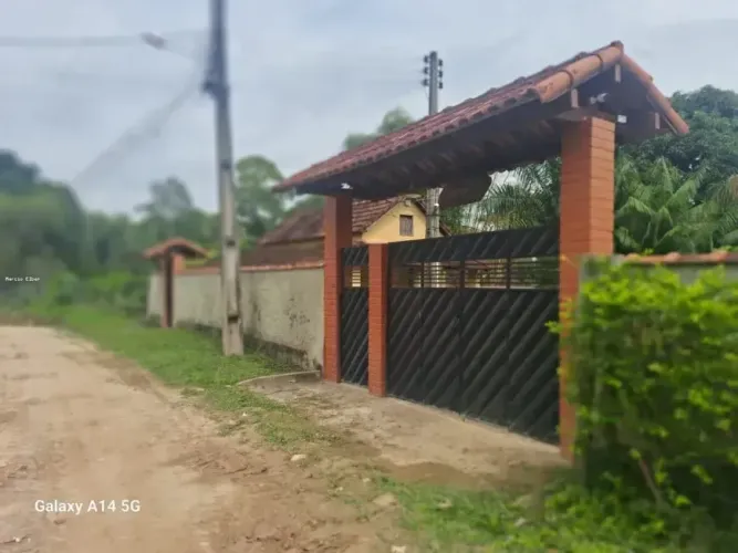 Fazenda/Sítio/Chácara para venda tem 12000 metros quadrados com 3 quartos