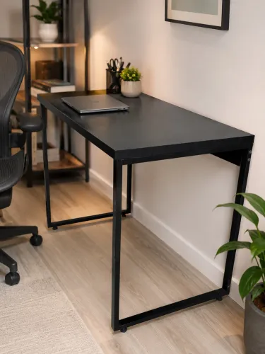 Mesa de escritório preta