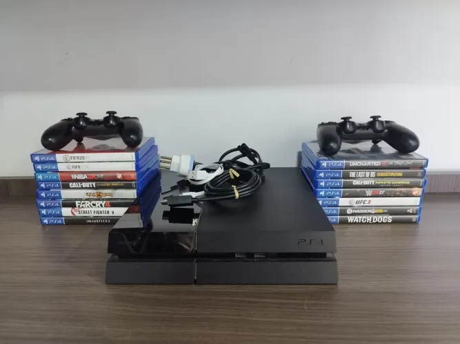 PS4 Fat 500GB + 2 Controles + 15 jogos