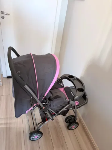 carrinho de bebê menina