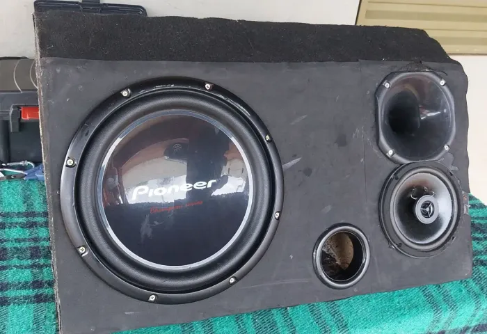 CAIXA TRIO COM SUB DA PIONEER!?