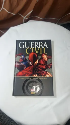 Livro Guerra Civil, de Millar, Mark. Editora Panini Brasil LTDA, capa dura (2014)