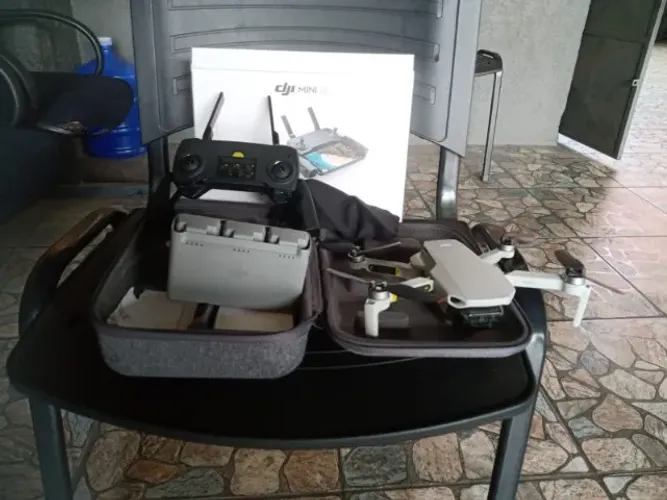 Drone Dji Mini 2 Se Fly Combo 3 Baterias Até 10km/31 Min Cinza