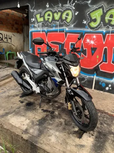Vendo ou troco CB Twister 250cc 2019