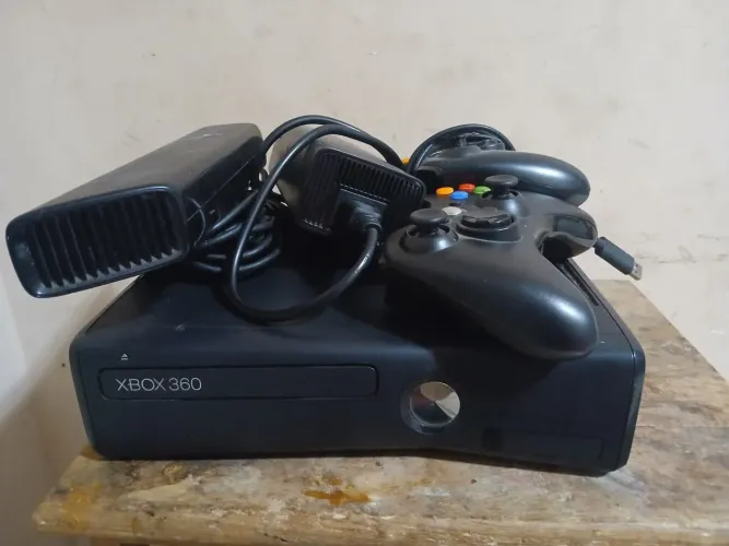 Vende-se um Xbox 360 desbloqueado