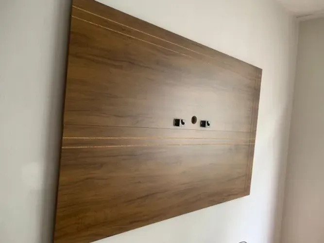 Painel Tv - 135 cm x 90 cm - Ótimo estado